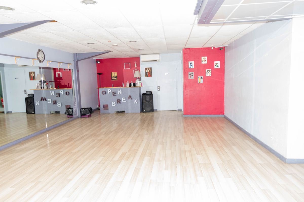La salle de danse l'Open Break : grand parquet et miroirs